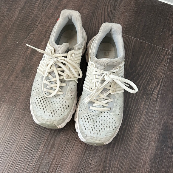 Oncloud tennis shoes - Picture 2 of 3